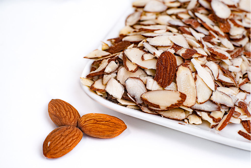 Almendra Fileteada con Cutícula Caja 11.34 Kg